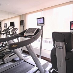 Naumi Hotel фитнесс-зал фото 4