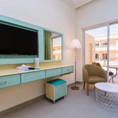 Отель Beach Resort by Bin Majid Hotels & Resorts удобства в номере