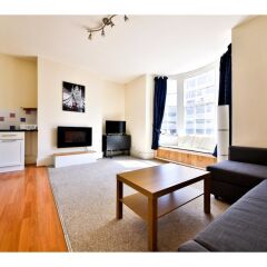 Отель Quiet Flat for 4 With Sea View in Central Brighton комната для гостей