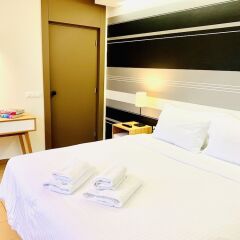 Отель The Hub Athens сейф в номере