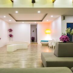 Отель Nai Yang Beach Resort & Spa интерьер отеля