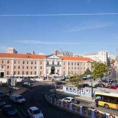 Апартаменты Sweet Lisbon Arts Holiday Apartment