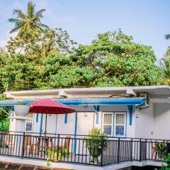 Отель Blue Eyes Inn комната для гостей