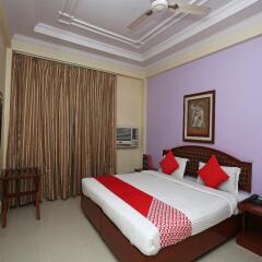 OYO 645 Hotel Tourist Deluxe комната для гостей фото 2
