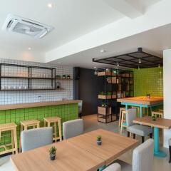Отель Stay@kata Poshtel гостиничный бар