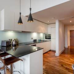 Отель Location, Location! North Bank Street Luxury Apt Эдинбург в номере