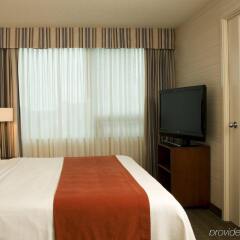 Отель Cambridge Suites Toronto Канада, Торонто - 1 отзыв об отеле, цены и фото номеров - забронировать отель Cambridge Suites Toronto онлайн комната для гостей фото 3