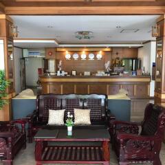 Krabi Golden Hill Hotel гостиничный бар