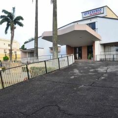 Отель Queens way Resorts парковка