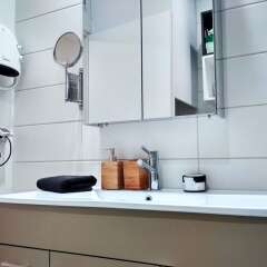 2BDR Masaryk Square Apt Central Location Израиль, Тель-Авив - отзывы, цены и фото номеров - забронировать отель 2BDR Masaryk Square Apt Central Location онлайн ванная