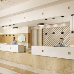Отель Holiday Inn Athens Attica Av. Airport West спа