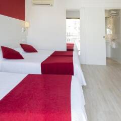 Отель Hostal Marino Испания, Сан-Антони-де-Портмань - 1 отзыв об отеле, цены и фото номеров - забронировать отель Hostal Marino онлайн комната для гостей фото 3