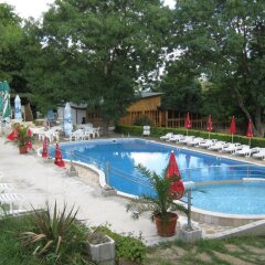 Neptune Hotel бассейн