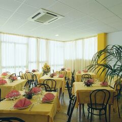 Hotel Capitol питание