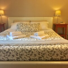 Отель B&B Near сейф в номере