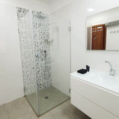 Very Central Apt 3BDR Fully Equipped TL6 Израиль, Тель-Авив - отзывы, цены и фото номеров - забронировать отель Very Central Apt 3BDR Fully Equipped TL6 онлайн ванная фото 2
