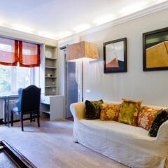 Апартаменты LikeHome Apartments Frunzenskaya комната для гостей фото 2