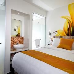 Hotel Clover The Arts комната для гостей