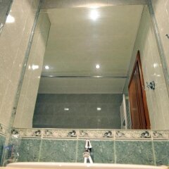 Отель Sokol Hotel Болгария, Сандански - отзывы, цены и фото номеров - забронировать отель Sokol Hotel онлайн ванная