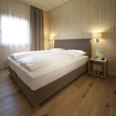 Отель Hells Ferienresort Zillertal Австрия, Фюген - отзывы, цены и фото номеров - забронировать отель Hells Ferienresort Zillertal онлайн комната для гостей
