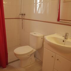 Отель Apartamentos Villa de Madrid Испания, Бланес - отзывы, цены и фото номеров - забронировать отель Apartamentos Villa de Madrid онлайн ванная