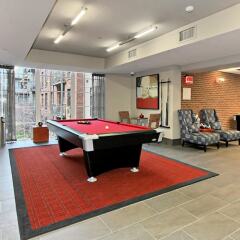 Отель Nice 1BR w/ Pool + Gym South Capitol детские мероприятия