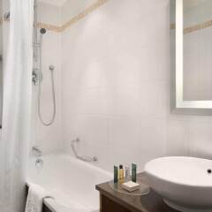 Отель Hilton Brighton Metropole ванная фото 3