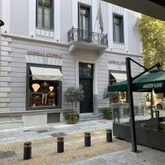 Отель Urban flat next to Syntagma Square Афины вид на фасад