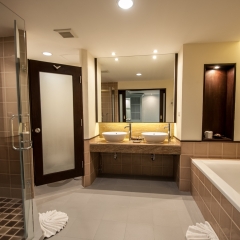 Отель Duangjitt Resort, Phuket Таиланд, Пхукет - 2 отзыва об отеле, цены и фото номеров - забронировать отель Duangjitt Resort, Phuket онлайн ванная
