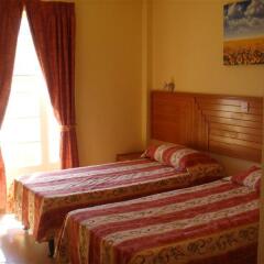 Ambassador Hotel комната для гостей фото 4