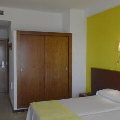 Hotel JS Can Picafort сейф в номере