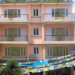 Отель Kathmandu Madhuban Guest House Непал, Катманду - 1 отзыв об отеле, цены и фото номеров - забронировать отель Kathmandu Madhuban Guest House онлайн бассейн