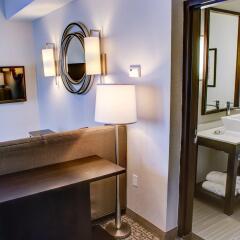 Cambria Hotel White Plains - Downtown удобства в номере фото 2