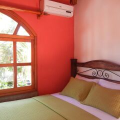 Casa Gabriela Hotel Копан-Руинас сейф в номере