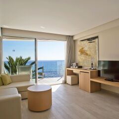Melbeach Hotel & Spa - Adults Only комната для гостей