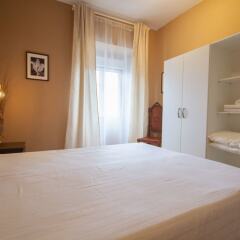 Апартаменты Sweet Lisbon Arts Holiday Apartment сейф в номере