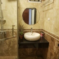 Flower Hostel Ханой ванная