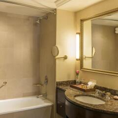 Отель Sheraton Amman Al Nabil Hotel Иордания, Амман - отзывы, цены и фото номеров - забронировать отель Sheraton Amman Al Nabil Hotel онлайн ванная