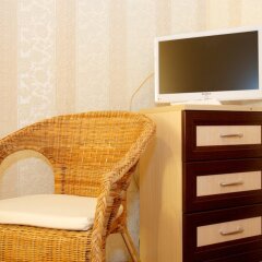 Hostel Feelin сейф в номере