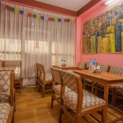 Отель OYO 148 Hotel Green Orchid Непал, Катманду - отзывы, цены и фото номеров - забронировать отель OYO 148 Hotel Green Orchid онлайн питание