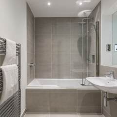 Отель The Heights at Athena Court ванная