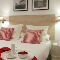Апартаменты Feelathome Madrid Suites Apartments комната для гостей фото 5