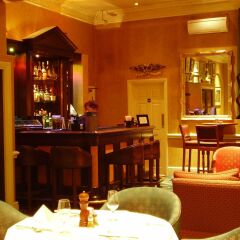 The Leonard Hotel гостиничный бар