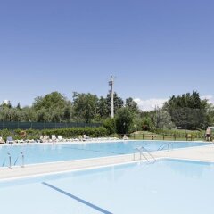 Отель Camping Zocco Centro Vacanze Манерба-дель-Гарда бассейн