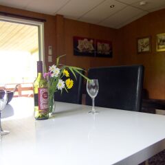 Отель Whanganui River Top 10 Holiday Park гостиничный бар