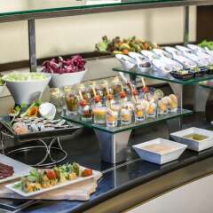 Отель Holiday Inn Bur Dubai - Embassy District питание фото 3