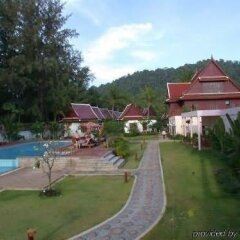 Отель Royal Lanta Resort & Spa бассейн фото 6
