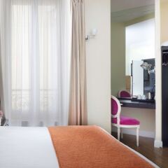 Отель Le 123 Elysees - Astotel Париж сейф в номере
