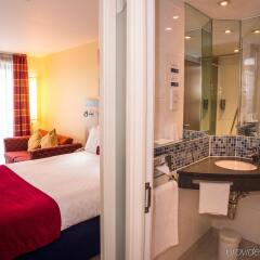 Отель Holiday Inn Express London Stansted ванная