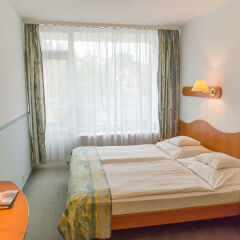 Отель Hunguest Hotel Panorama Венгрия, Хевиз - 1 отзыв об отеле, цены и фото номеров - забронировать отель Hunguest Hotel Panorama онлайн комната для гостей фото 5
